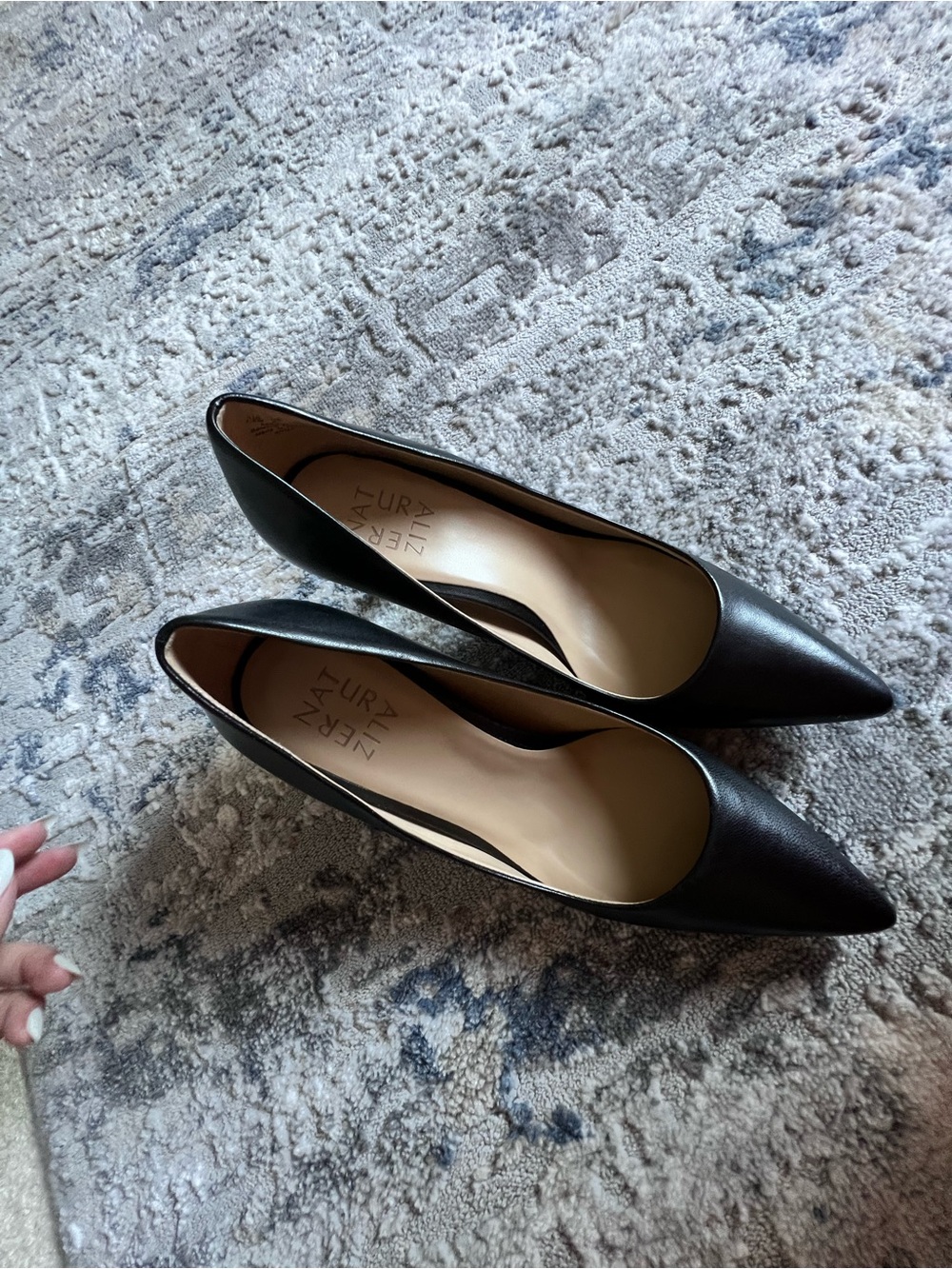 Natulazer Black Pointed-Toe Leather Pumps - Picture 3 of 9